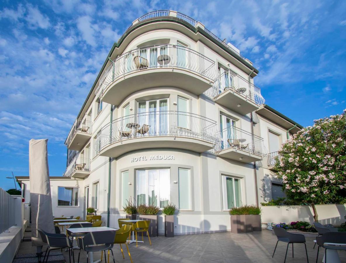 Hotel Medusa リド・ディ・カマイオーレ エクステリア 写真