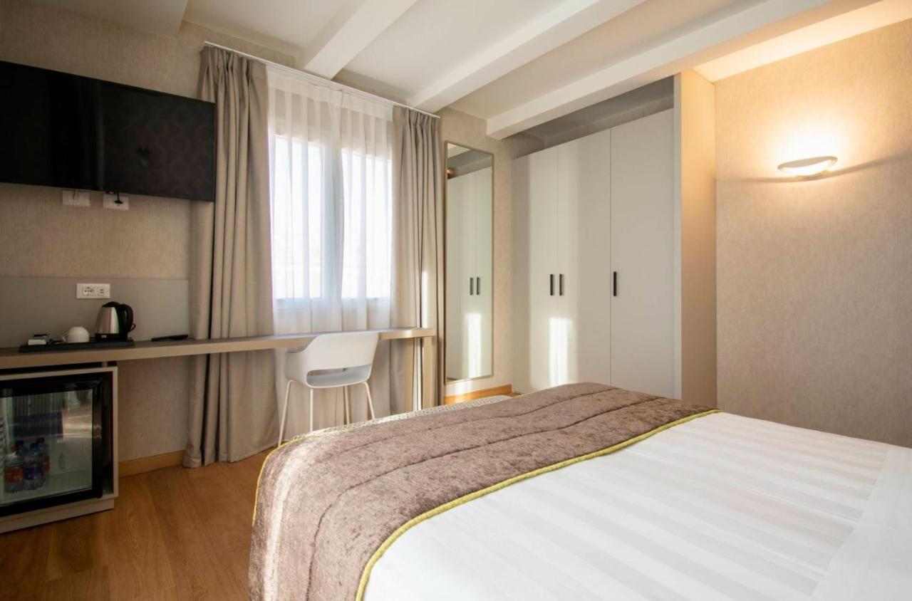 Hotel Medusa リド・ディ・カマイオーレ エクステリア 写真