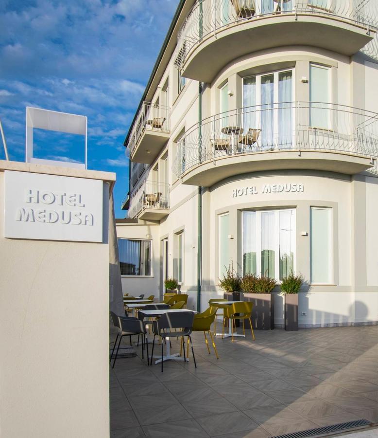 Hotel Medusa リド・ディ・カマイオーレ エクステリア 写真